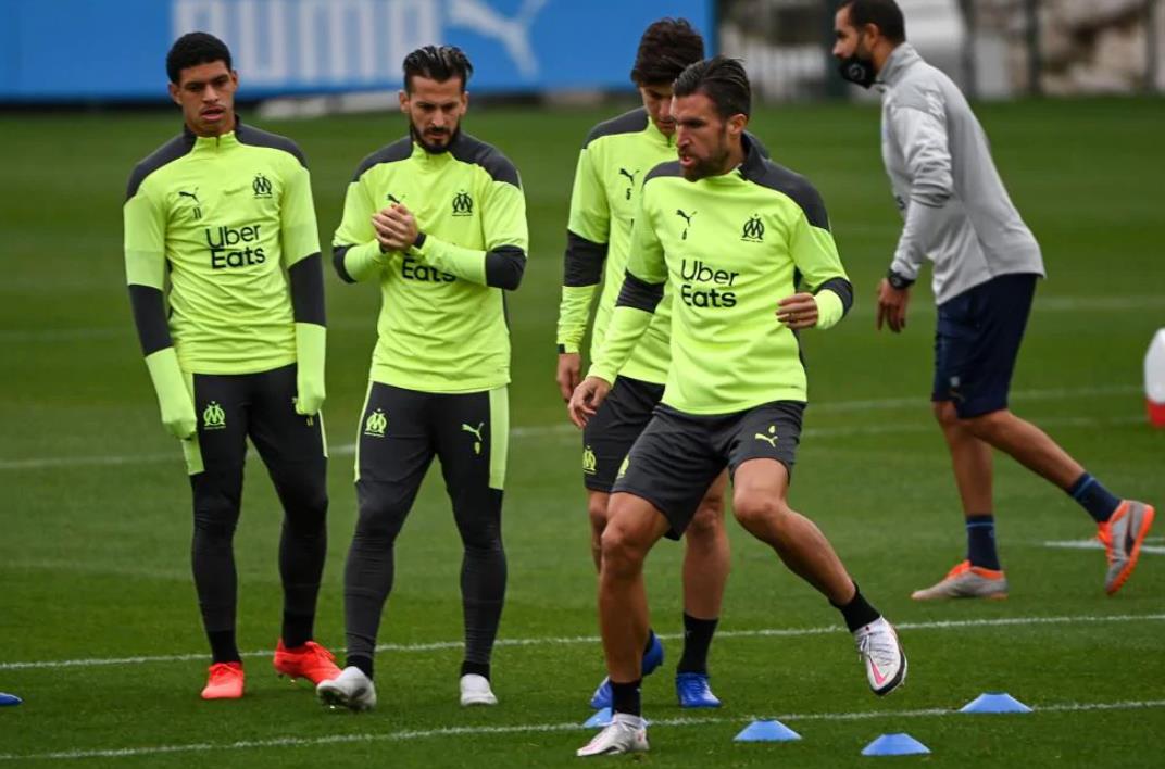 赛前体能课后，马赛完成体检备战欧冠，质疑声仍在，控场能力受关注(马赛的欧冠冠军是有效的吗)