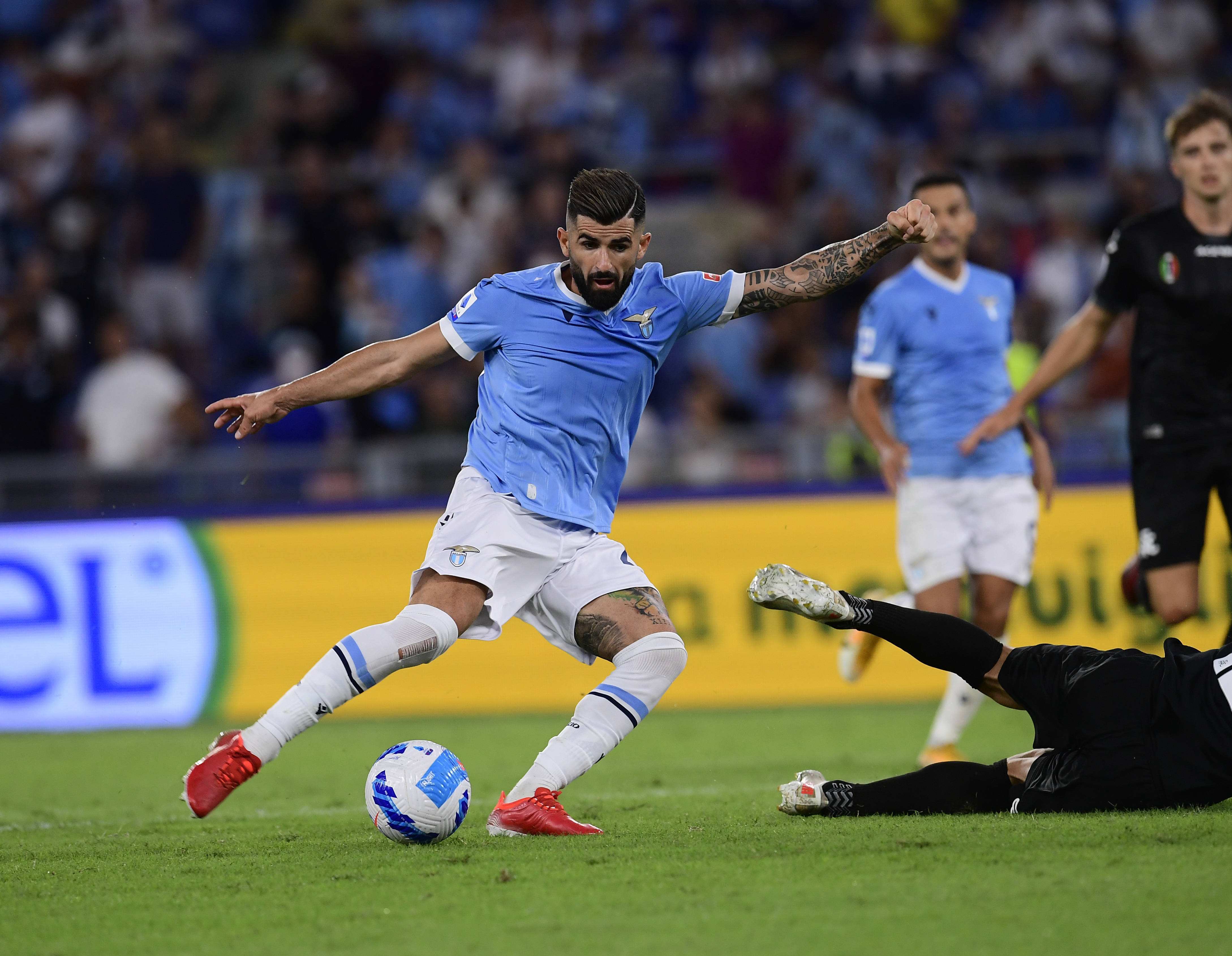 赛前体能课后，马赛完成体检备战欧冠，质疑声仍在，控场能力受关注(马赛的欧冠冠军是有效的吗)