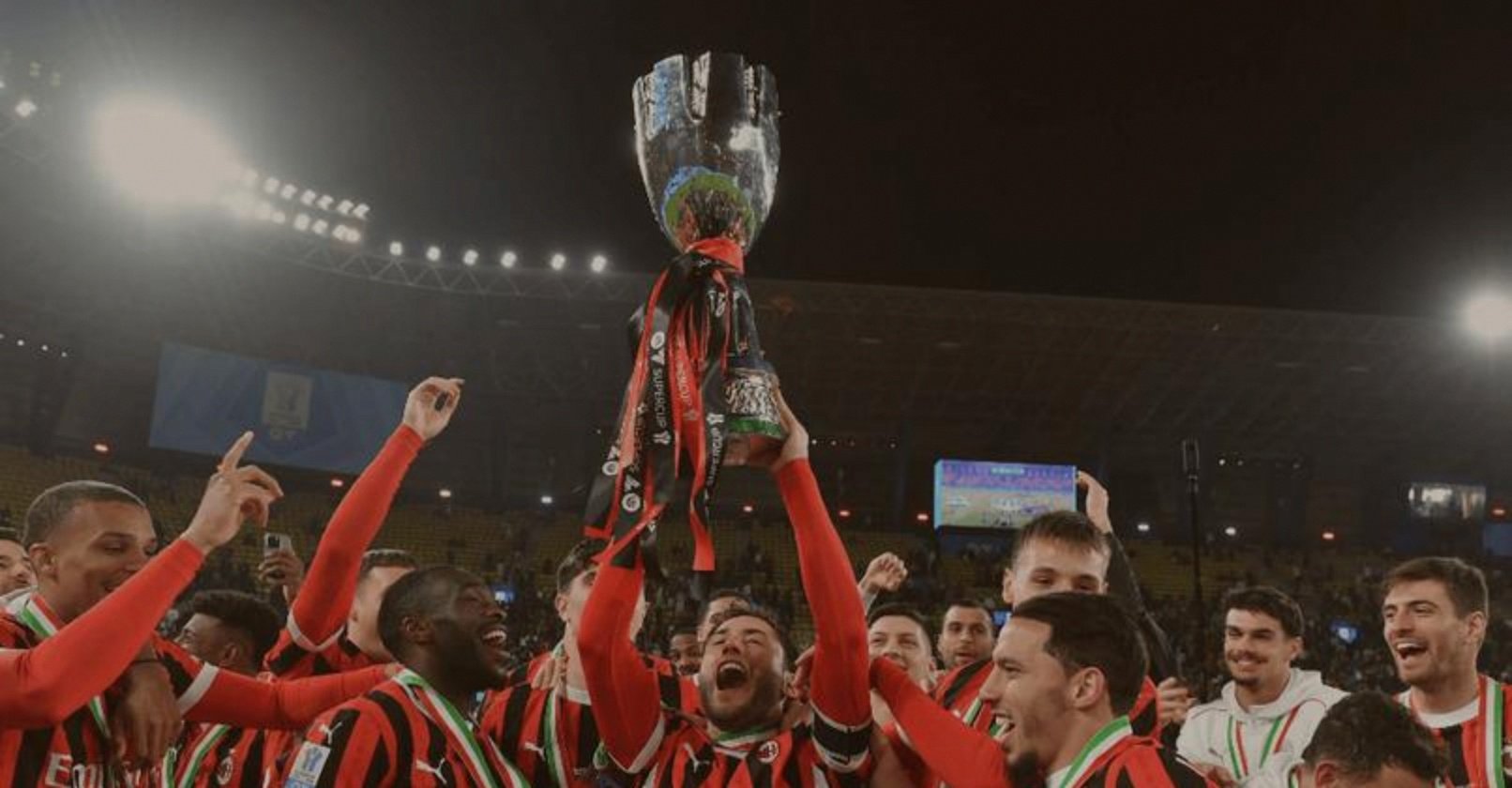 包含意大利杯窗口期再迎强敌,新疆广汇回应争议,主帅态度——球迷炸锅,控场能力受关注的词条 包含意大利杯窗口期再迎强敌,新疆广汇回应争议,主帅态度——球迷炸锅,控场能力受关注的词条